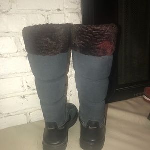 Black/copper bronze Nike athletic lace up boots